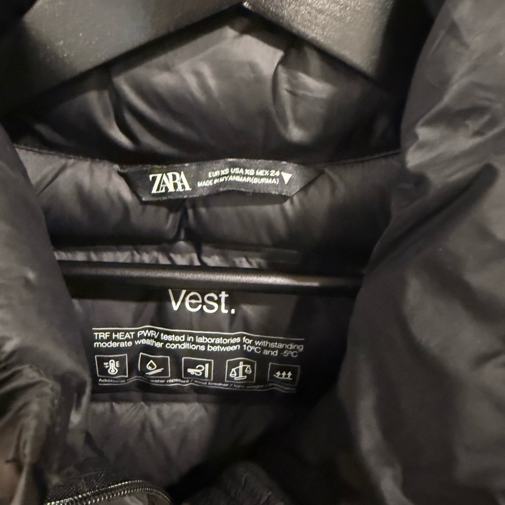 Zara Black Puffer Vest - Picture 2 of 2